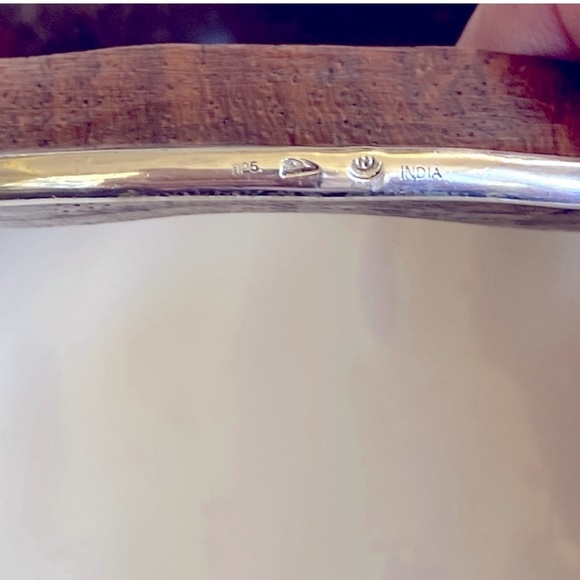 Silpada B1662 Rosewood wavy Bangle with Sterling Silver Accent - Picture 8 of 11